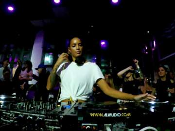 Chelina Manuhutu @ Chaman Club Almeria 8-12-2018