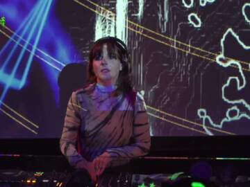 Techno ist Familiensache Livestream w/ Anja Schneider & VJ Madpoly