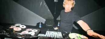 John Digweed – Transitions – Kiss 100 Mix