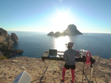 Giorgia Angiuli live @ Es Vedrà in Ibiza for Cercle